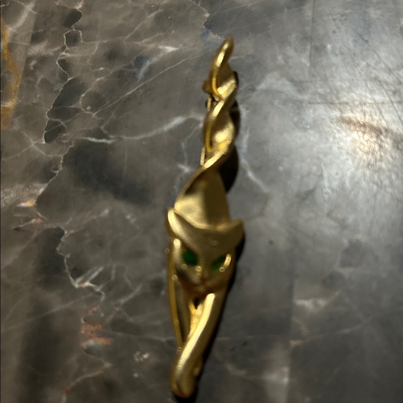Gold Cat Brooch with Green Eyes! - Picture 14 of 14